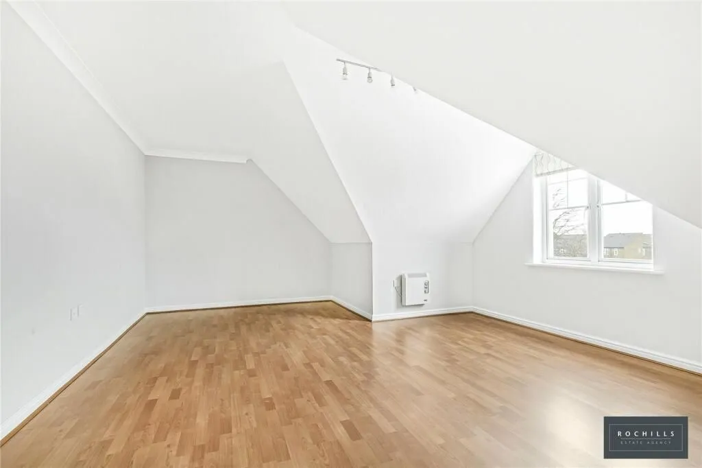 Montpellier Court, Russell Road, Walton-on-Thames, Surrey, KT12 2JL - Online Auctions