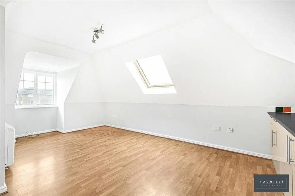 Montpellier Court, Russell Road, Walton-on-Thames, Surrey, KT12 2JL - Online Auctions