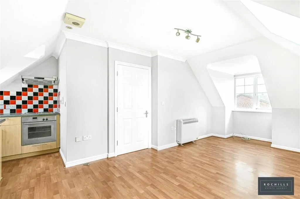 Montpellier Court, Russell Road, Walton-on-Thames, Surrey, KT12 2JL - Online Auctions