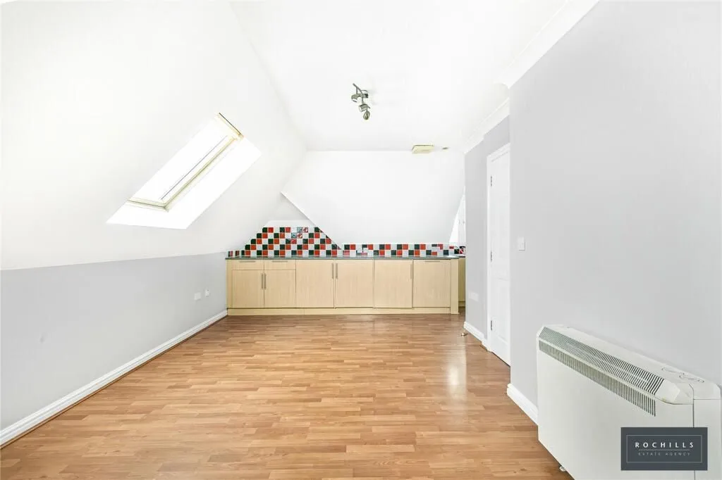 Montpellier Court, Russell Road, Walton-on-Thames, Surrey, KT12 2JL - Online Auctions