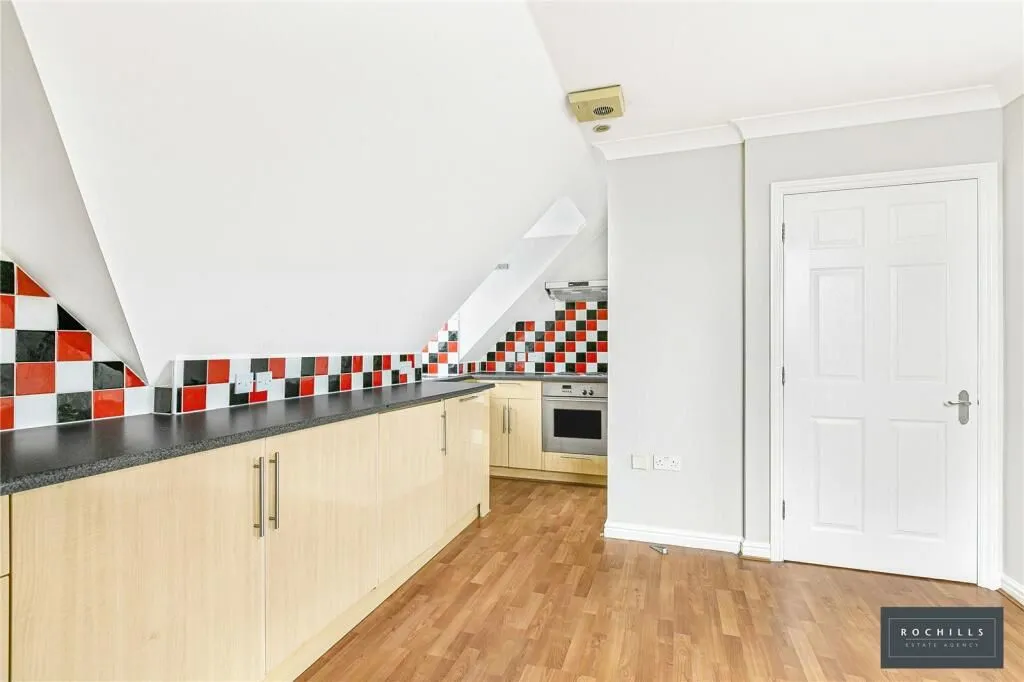 Montpellier Court, Russell Road, Walton-on-Thames, Surrey, KT12 2JL - Online Auctions