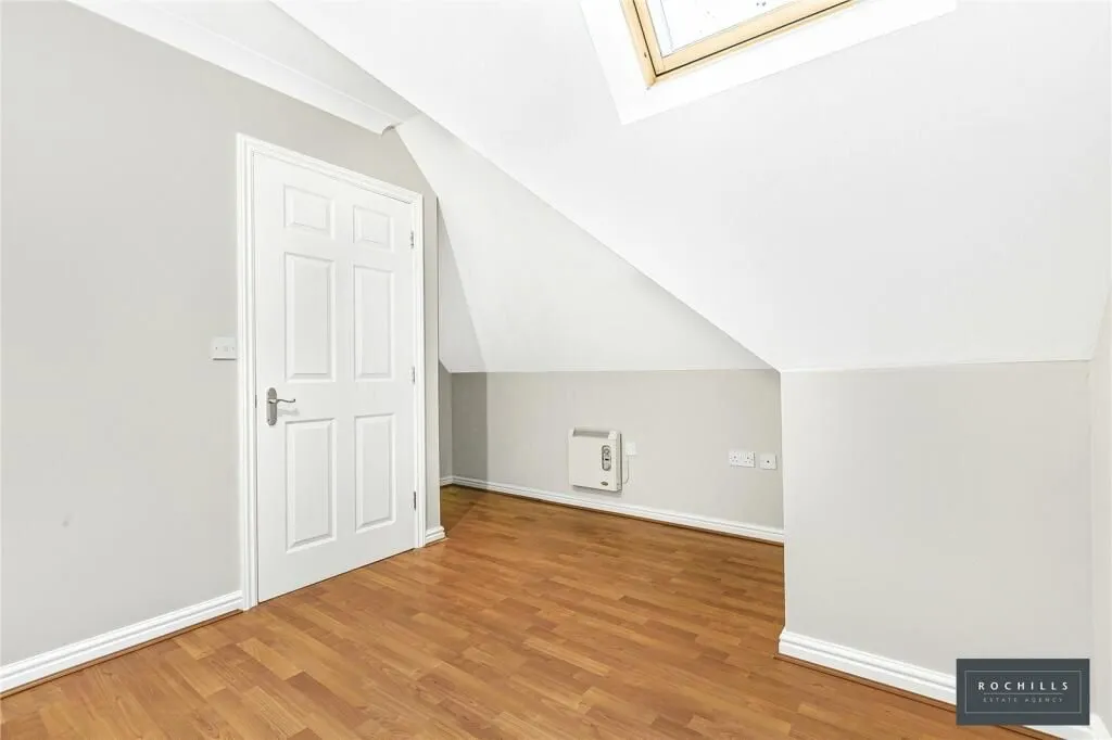 Montpellier Court, Russell Road, Walton-on-Thames, Surrey, KT12 2JL - Online Auctions