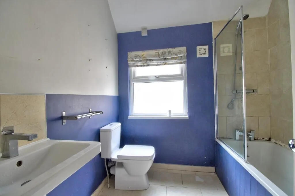 Newport, Gwent, NP20 4HY - Online Auctions
