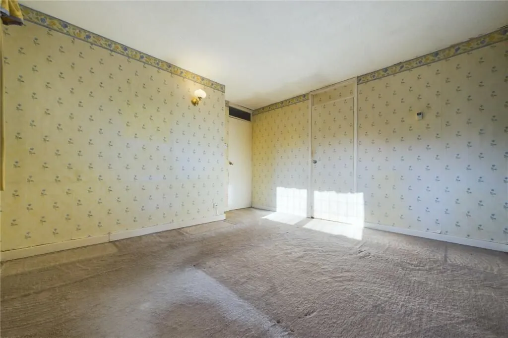 Calcot, Reading, Berkshire, RG31 7PQ - Online Auctions