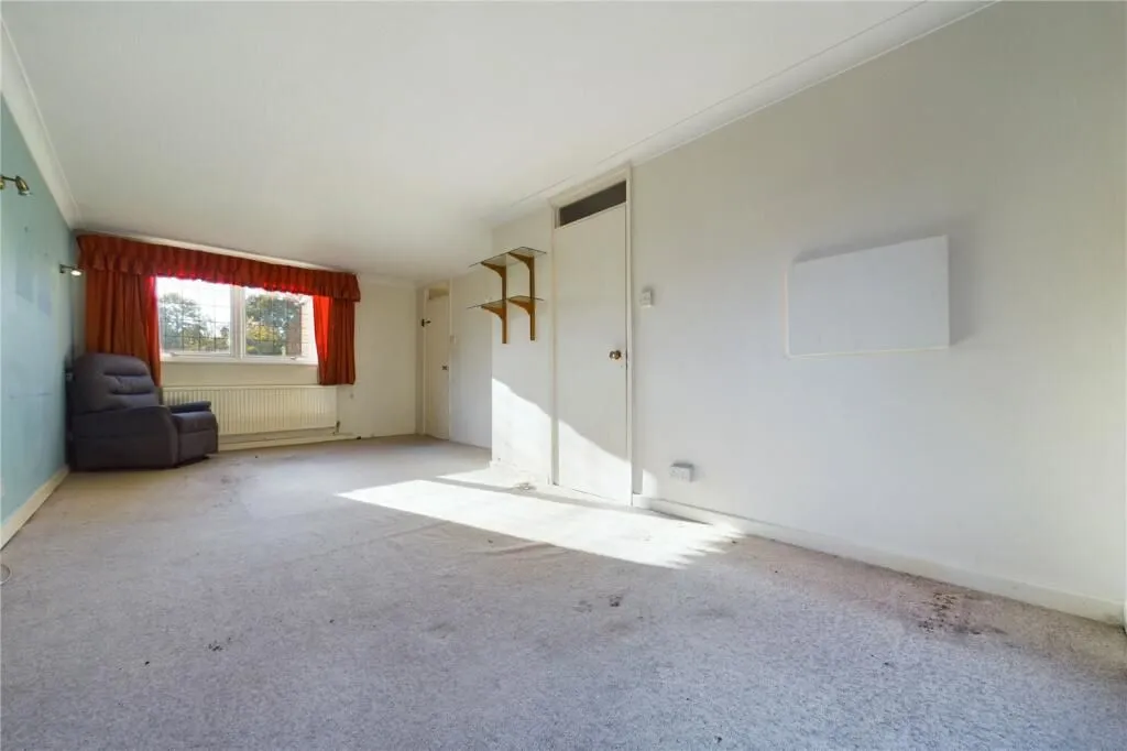 Calcot, Reading, Berkshire, RG31 7PQ - Online Auctions