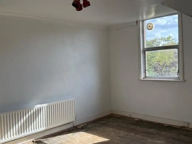 London, SE25 6EJ - Online Auctions