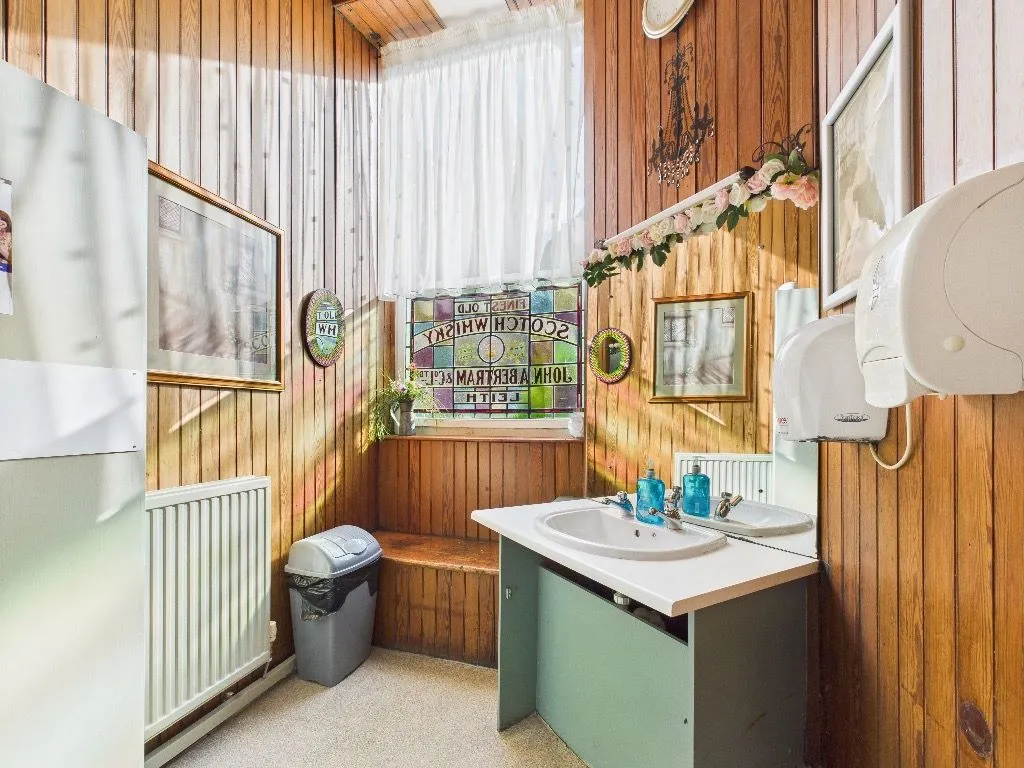 1 Silver Street, Hawick, Roxburghshire, TD9 0AD - Online Auctions