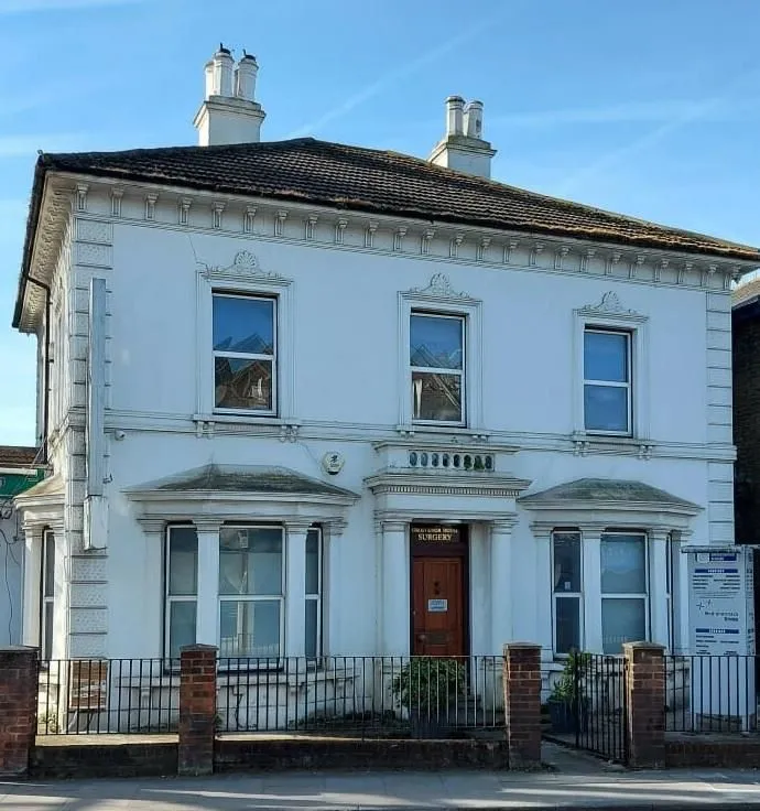 147 Broadway, London, W13 9BE - Online Auctions