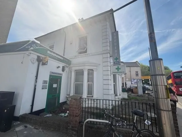 147 Broadway, London, W13 9BE - Online Auctions