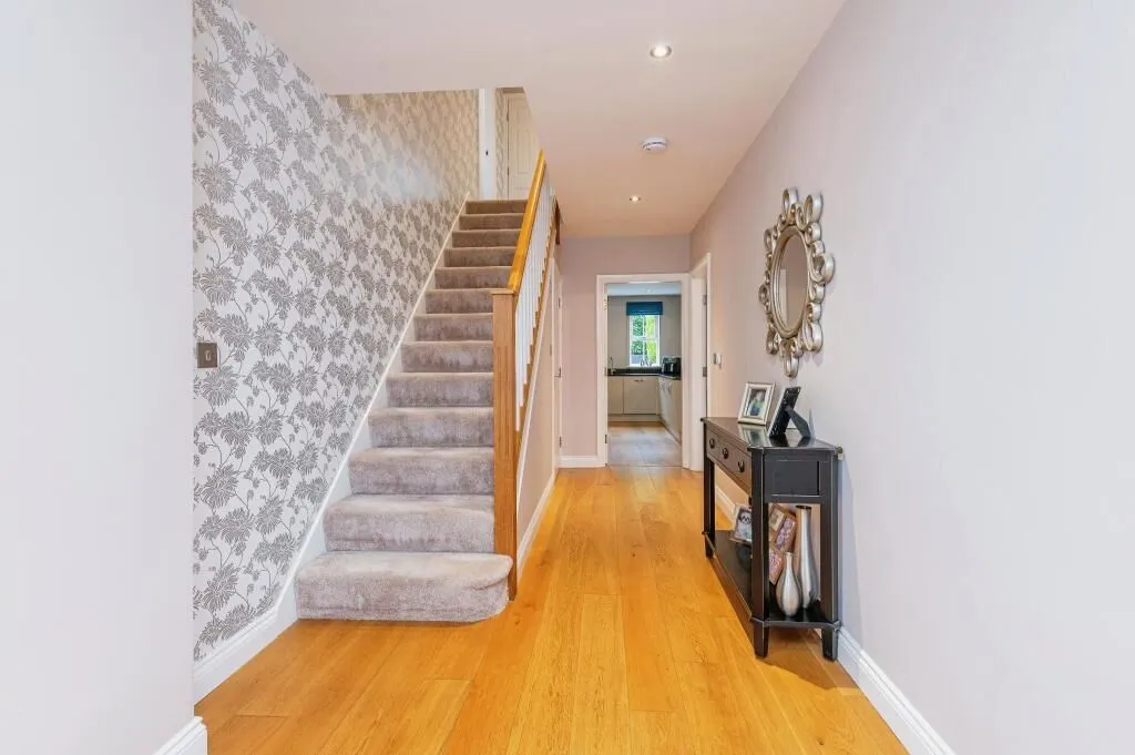 Wrenthorpe, Wakefield, West Yorkshire, WF2 0FJ - Online Auctions