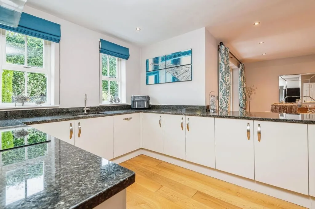 Wrenthorpe, Wakefield, West Yorkshire, WF2 0FJ - Online Auctions