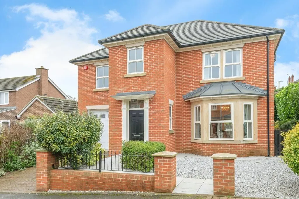 Wrenthorpe, Wakefield, West Yorkshire, WF2 0FJ - Online Auctions