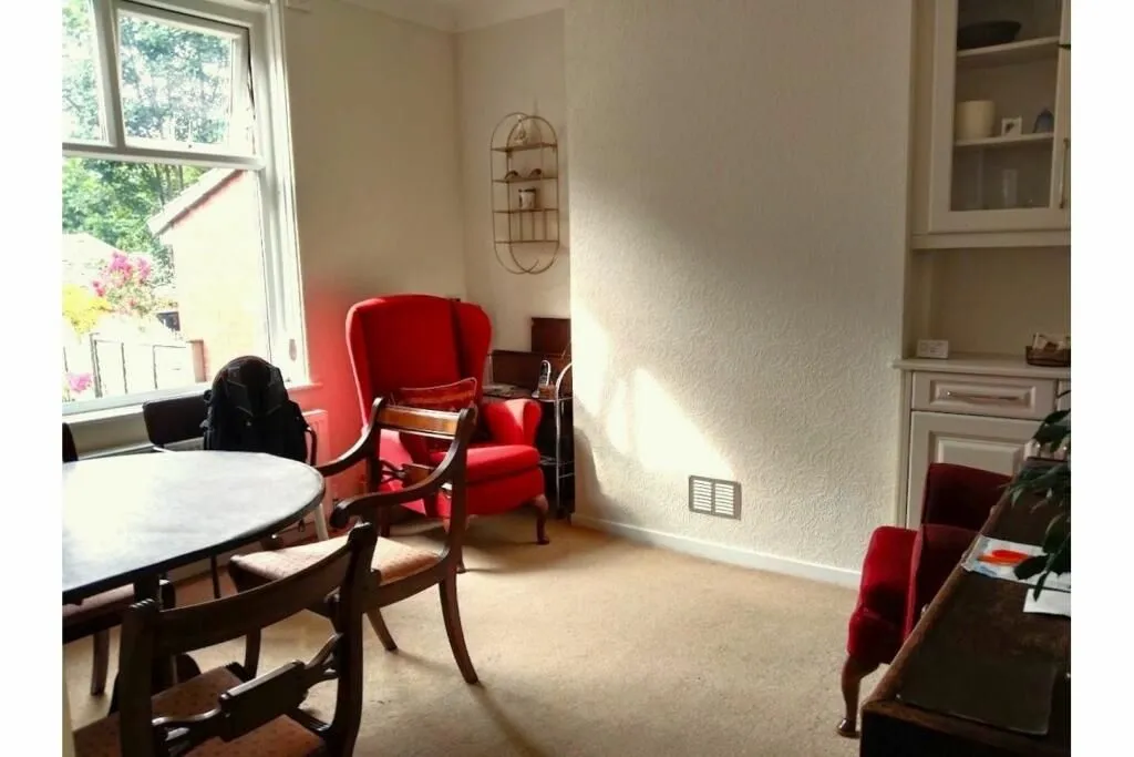Huddersfield, West Yorkshire, HD4 6JZ - Online Auctions