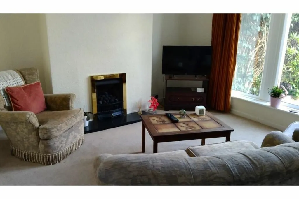 Huddersfield, West Yorkshire, HD4 6JZ - Online Auctions