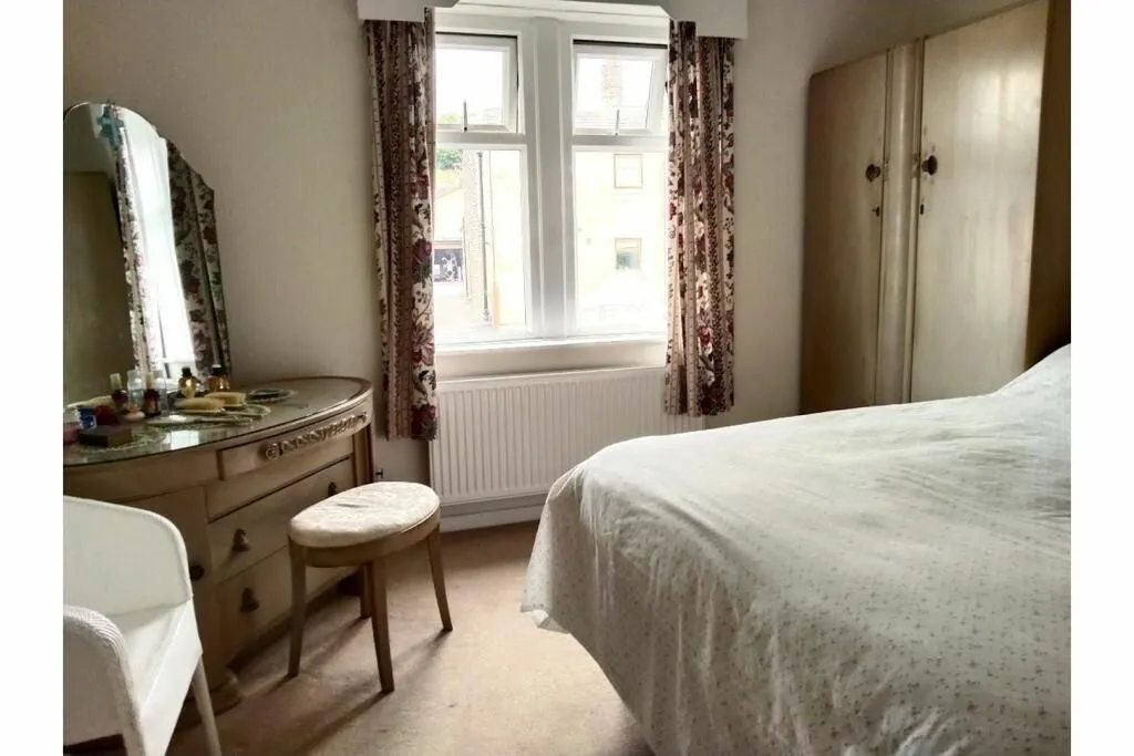 Huddersfield, West Yorkshire, HD4 6JZ - Online Auctions