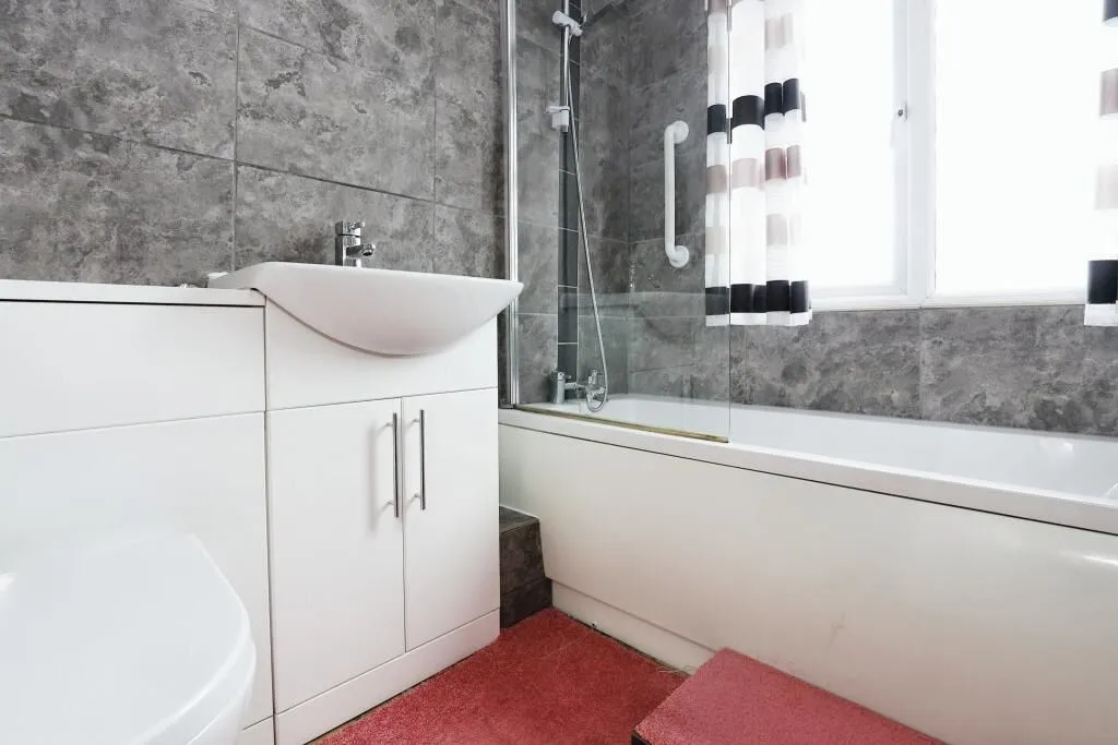 Sheffield, South Yorkshire, S13 9QY - Online Auctions