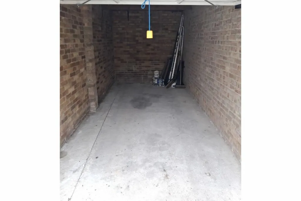 Twickenham, Middlesex, TW1 4PX - Online Auctions