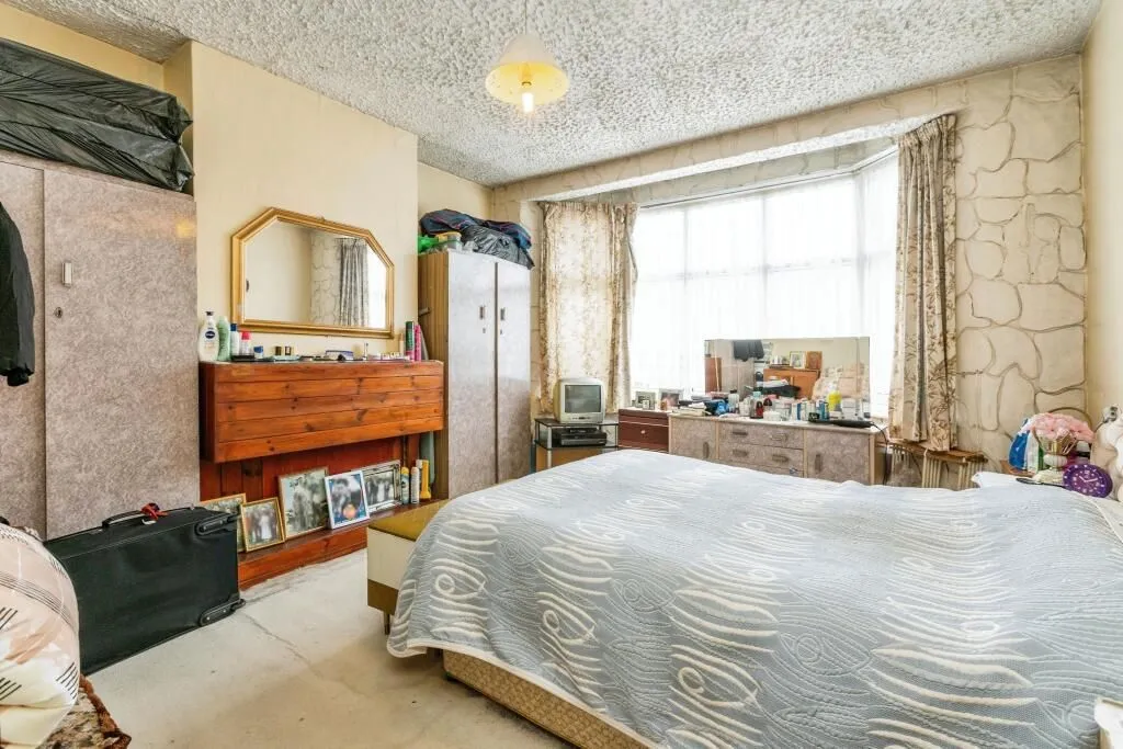 London, N17 6AA - Online Auctions