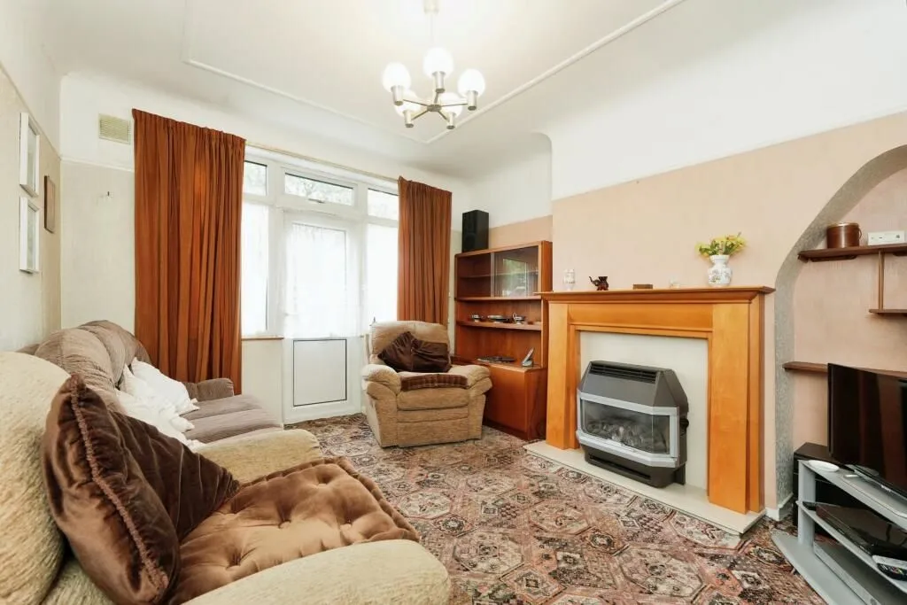 Brodie Avenue, Liverpool, Merseyside, L19 7ND - Online Auctions