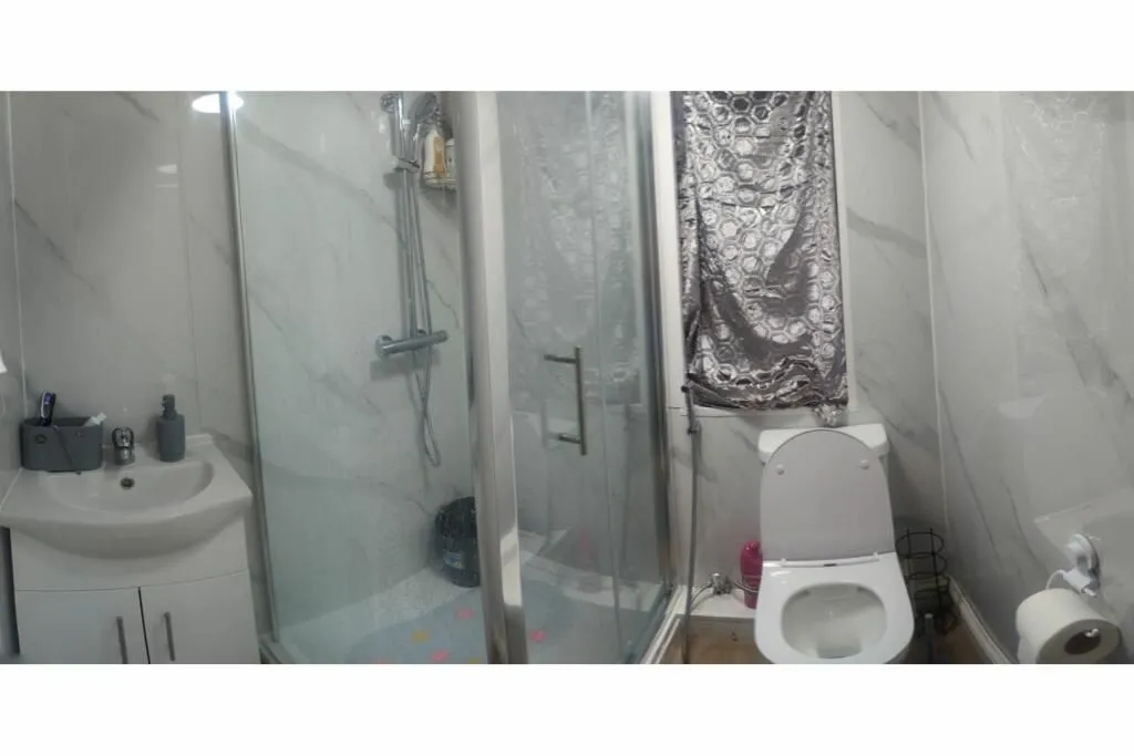 Leicester, Leicestershire, LE4 6RW - Online Auctions