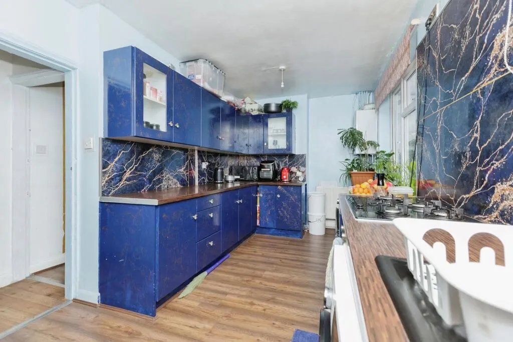 Leicester, Leicestershire, LE4 6RW - Online Auctions