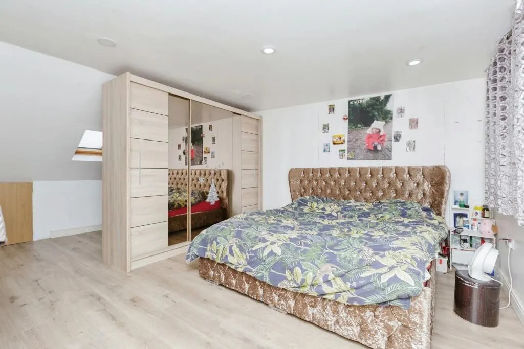Leicester, Leicestershire, LE4 6RW - Online Auctions