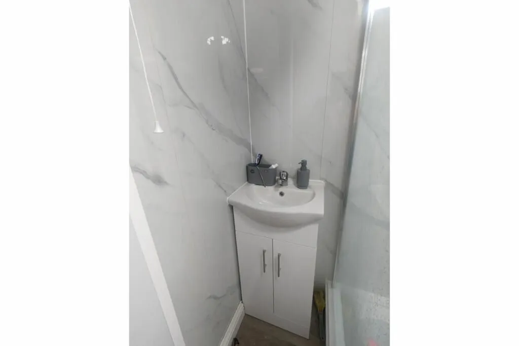 Leicester, Leicestershire, LE4 6RW - Online Auctions