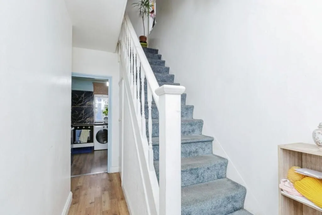 Leicester, Leicestershire, LE4 6RW - Online Auctions