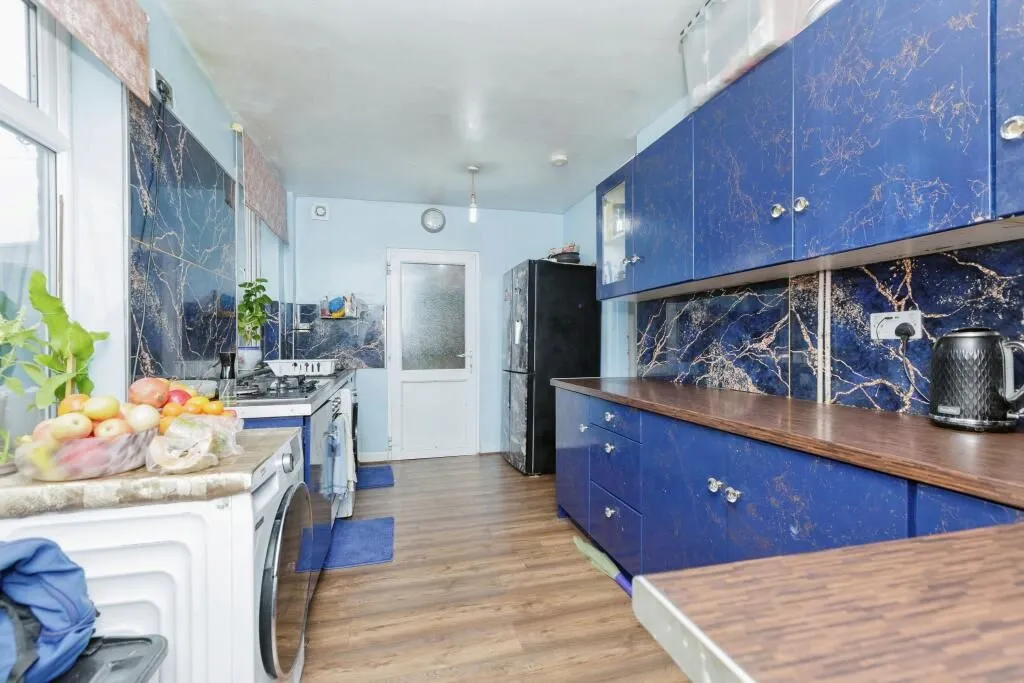 Leicester, Leicestershire, LE4 6RW - Online Auctions