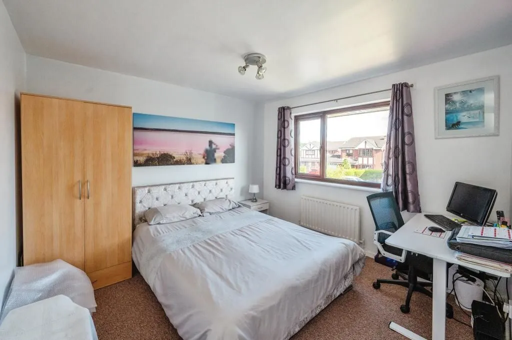 Stourport-on-Severn, Worcestershire, DY13 9RL - Online Auctions