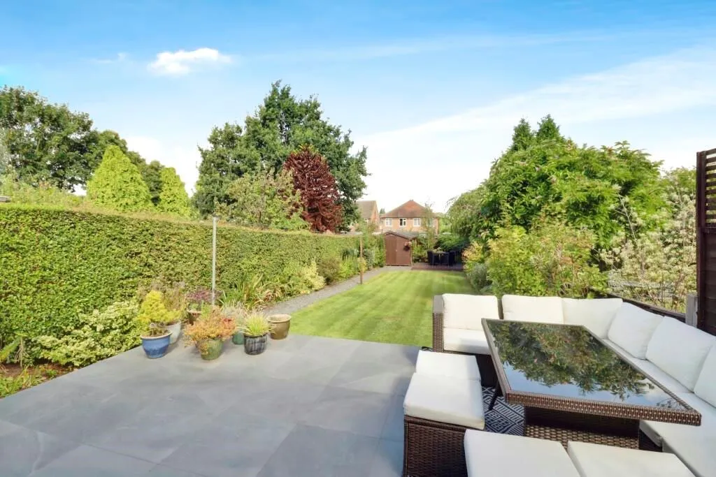 Loughborough, Leicestershire, LE11 5JR - Online Auctions