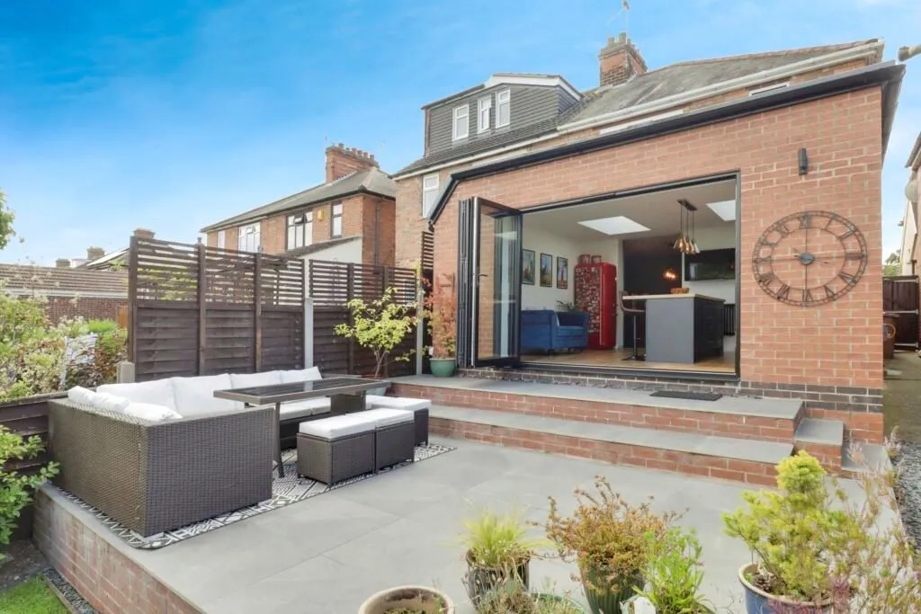 Loughborough, Leicestershire, LE11 5JR - Online Auctions