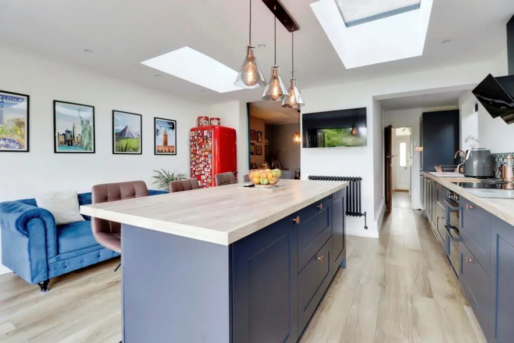 Loughborough, Leicestershire, LE11 5JR - Online Auctions