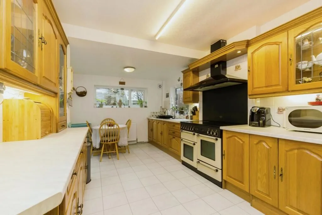 Turncroft Hall, Darwen, Lancashire, BB3 2BT - Online Auctions