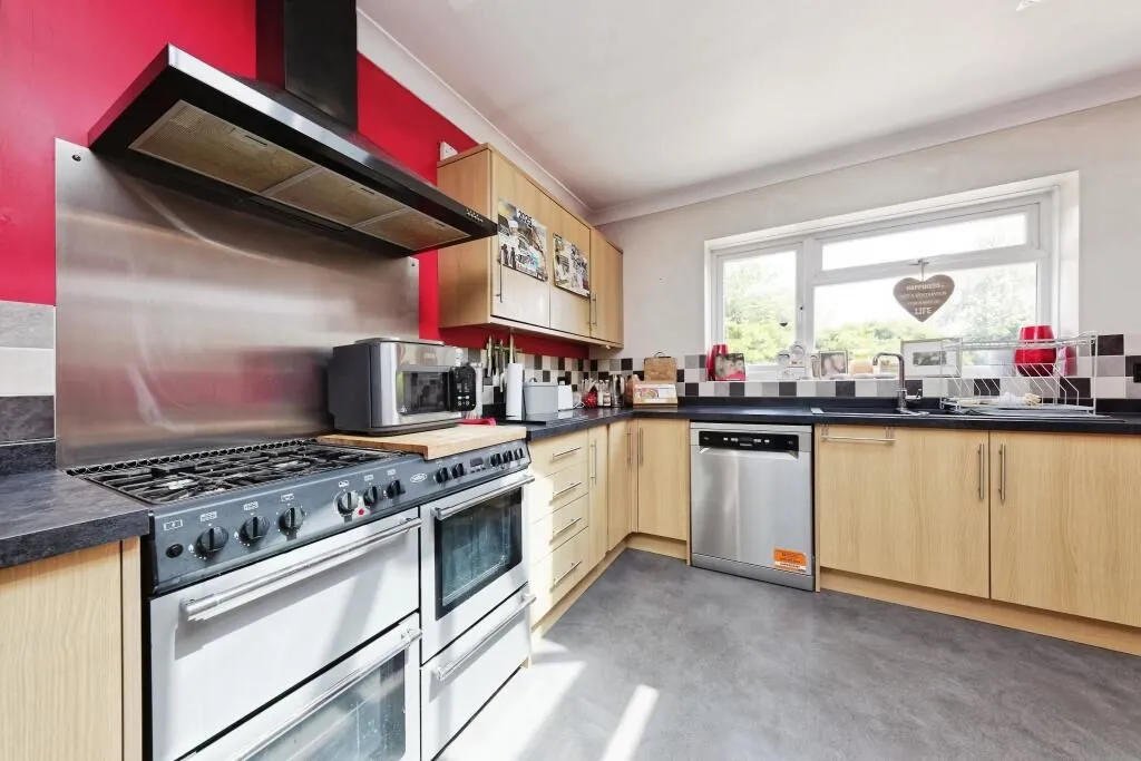 Ramsgate, Kent, CT12 6SP - Online Auctions