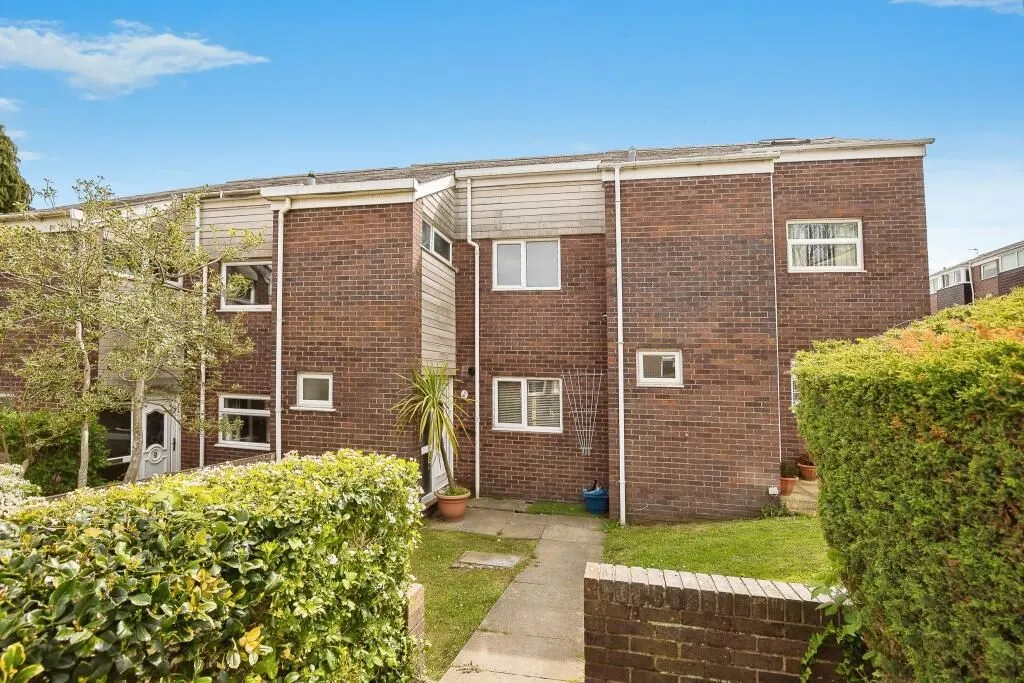Holywell, Clwyd, CH8 7JL - Online Auctions