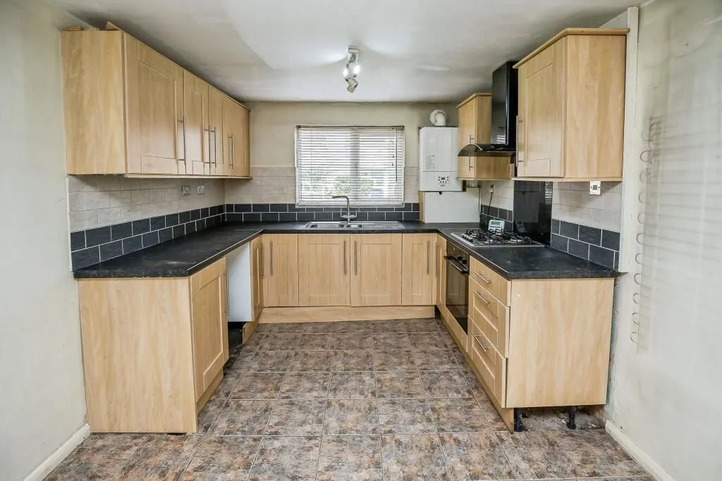 Holywell, Clwyd, CH8 7JL - Online Auctions