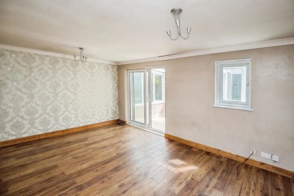 Holywell, Clwyd, CH8 7JL - Online Auctions