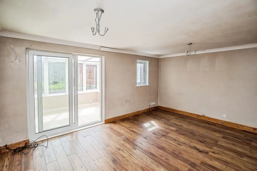 Holywell, Clwyd, CH8 7JL - Online Auctions