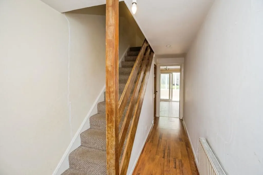 Holywell, Clwyd, CH8 7JL - Online Auctions