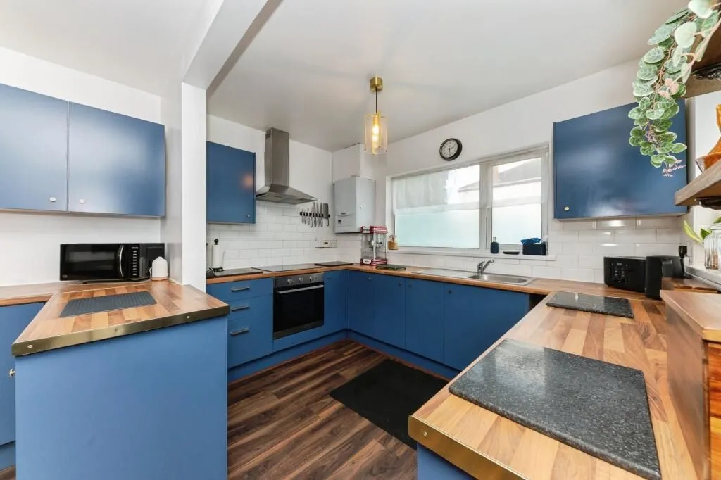 Grimsby, South Humberside, DN32 0LZ - Online Auctions