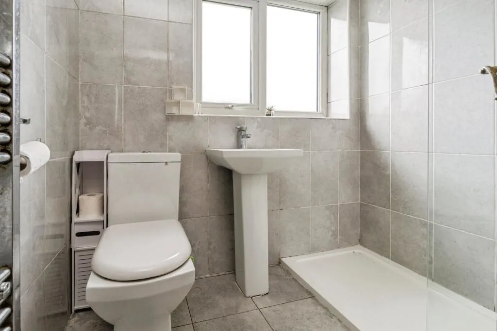 Leigh, Lancashire, WN7 5AS - Online Auctions