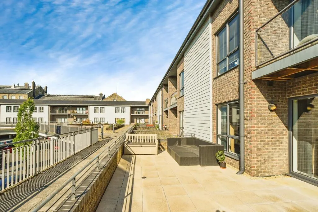 Fire Fly Avenue, Swindon, Wiltshire, SN2 2GD - Online Auctions
