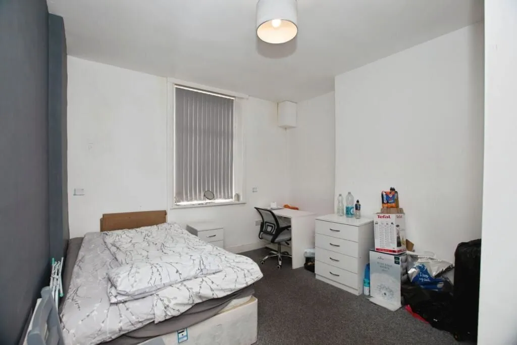 Burnley, Lancashire, BB11 4LH - Online Auctions