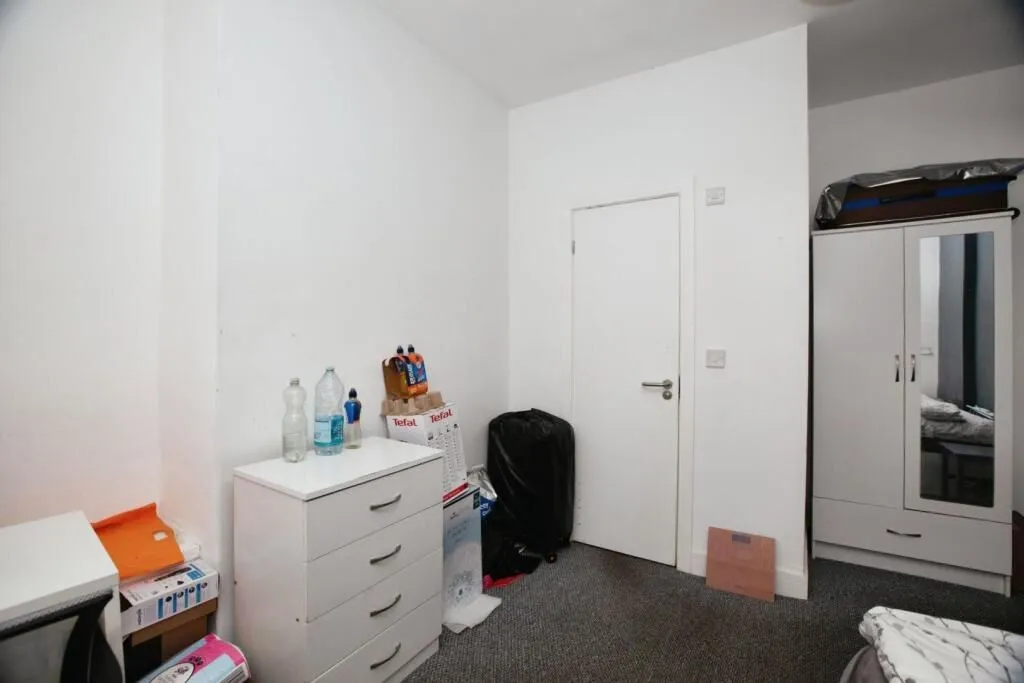 Burnley, Lancashire, BB11 4LH - Online Auctions