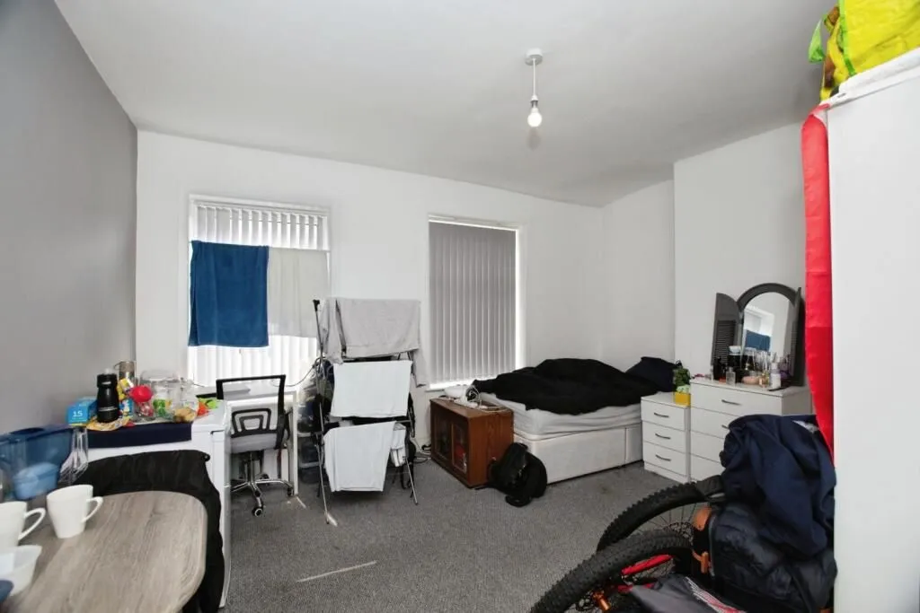 Burnley, Lancashire, BB11 4LH - Online Auctions