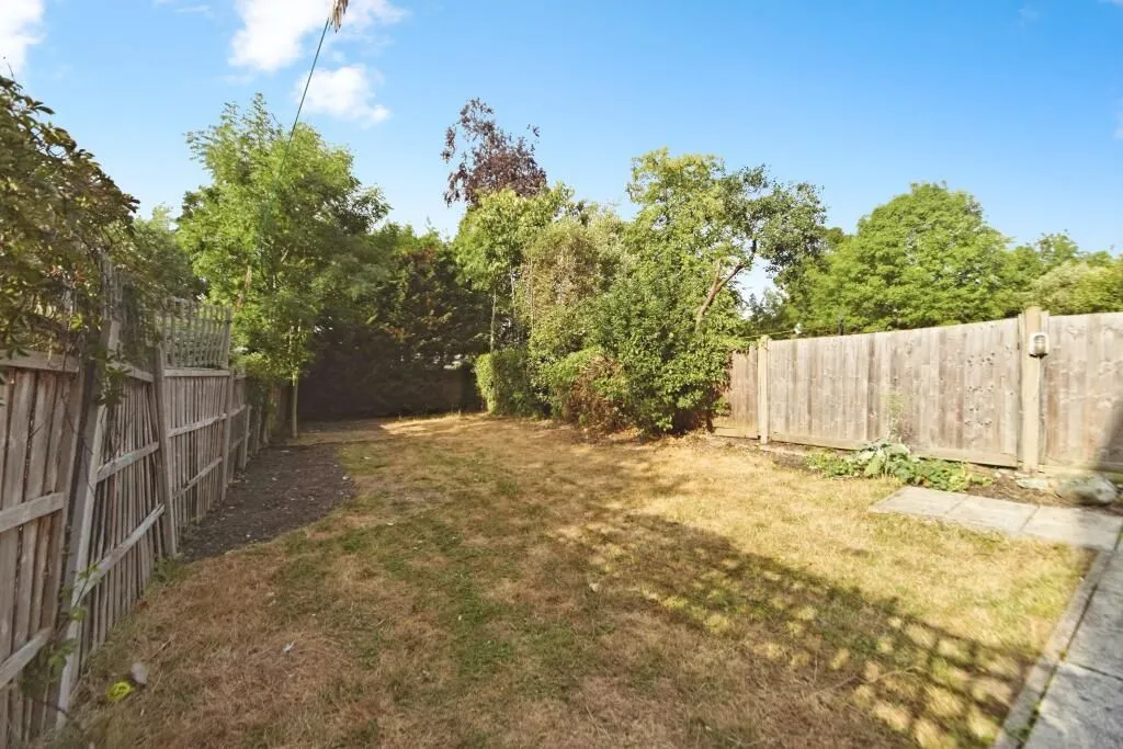 London, SW16 2EL - Online Auctions