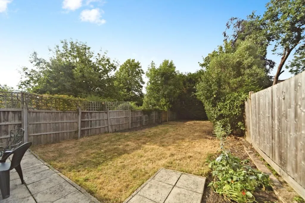 London, SW16 2EL - Online Auctions