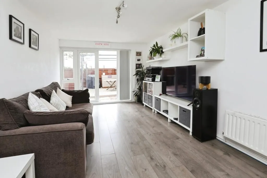 Bootle, Merseyside, L30 0RF - Online Auctions