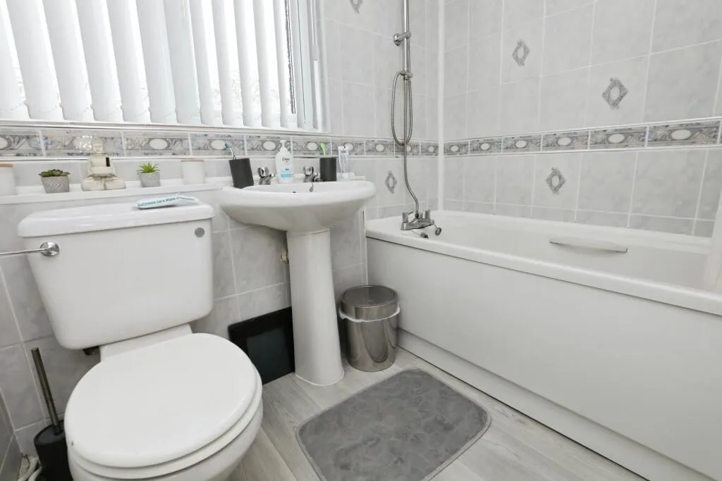 Bootle, Merseyside, L30 0RF - Online Auctions